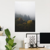 Poster Forêt automnale enveloppée de brouillard (Bureau à domicile)