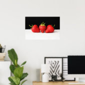 Poster Fraises sur le noir sur blanc wapcn (Bureau à domicile)