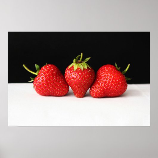 Poster Fraises sur le noir sur blanc wapcn (Devant)