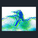 Poster Freestyle BMX Rider en Cool Pop Art Style<br><div class="desc">Un cycliste de couleur bleu et vert vif qui fait des cascades de saut en freestyle à partir d'une rampe de vélo. OEuvre d'art pop dérivée d'une photographie originale prise lors d'un salon de vélo.</div>