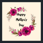 Poster Fuchsia Poppies Floral Wreath Bonne fête des mères<br><div class="desc">Une affiche conçue avec de jolis pavots rose fuchsia et des sprigs décoratifs et des feuilles dans une couronne circulaire fleurie. Joyeuse fête des Mères écrite à l'intérieur dans une police tendance mignonne. Joli et élégant.</div>