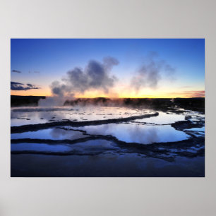 Poster Fumée de geyser au coucher du soleil