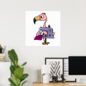 Poster Funny Flamant rose rose avec machine à coudre (Bureau à domicile)