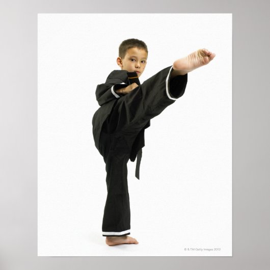 Poster Garçon (6-8) en tenue de karaté (Devant)