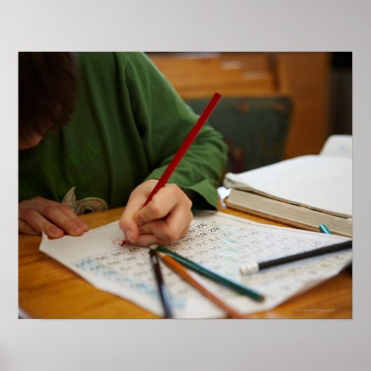 Poster Garçon se concentrant sur les devoirs de maths (Devant)