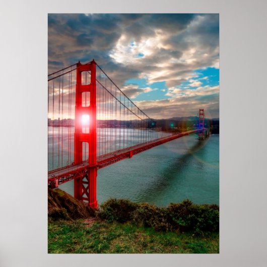 Poster Golden Gate Bridge avec le soleil brillant à trave (Devant)