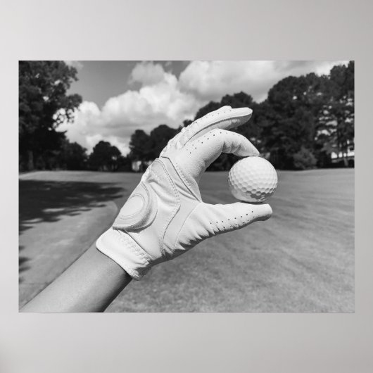 Poster Golf Glove Holding Ball sur Fairway (Devant)