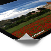 Poster Grange de campagne dans un champ de coquelicots (Coin)