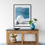 Poster Grèce Santorin Paysage et Vase<br><div class="desc">Grèce Santorin Paysage et Vase Poster. Cette belle affiche de plage bleue et blanche est idéale pour créer un décor de maison d'été dans votre maison ou bureau.</div>