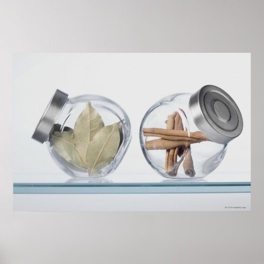 Poster Gros plan d'herbes dans deux jarres (Devant)