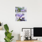 Poster Gros plan d'une nappe d'eau violette flottant sur (Bureau à domicile)