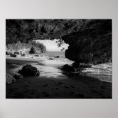 Poster Grotte de plage noire et blanche (Devant)
