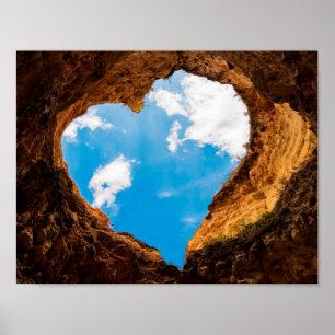 Poster Grotte en forme de coeur s'ouvrant vers le ciel