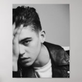 Poster Hero Fiennes Tiffin (Devant)