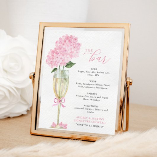 Poster Hydrangea rose dans le menu du bar en verre doré