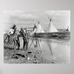 Poster Indiens regardant des photos, 1913. Photo vintage