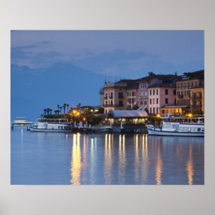 Poster Italie, Province de Côme, Bellagio. Vue sur la vil