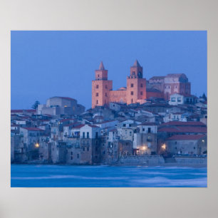Poster Italie, Sicile, Cefalu, Vue avec Duomo depuis
