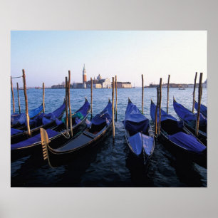 Poster Italie, Vénétie, Venise, Rangée de gondoles et San
