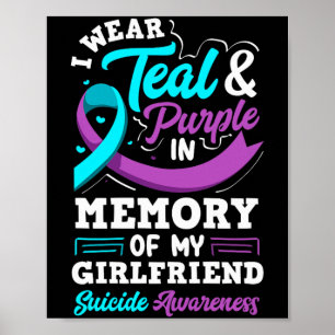 Poster Je Porte Du Sarcelle Et Du Violet En Mémoire De Ma