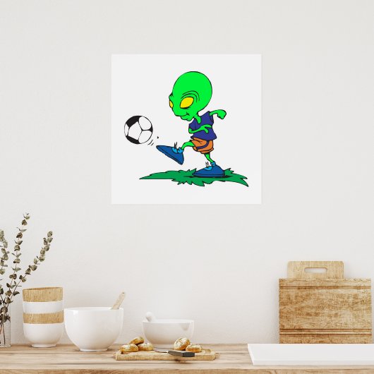 Poster joueur de football alien amusant botter le ballon (Cuisine)
