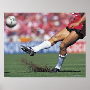 Poster Joueur de rugby qui frappe le ballon