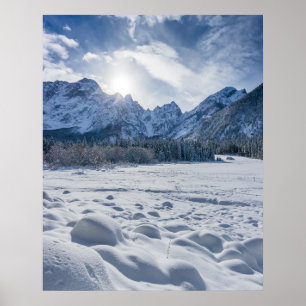 Poster Journée ensoleillée d'hiver au lac gelé et neigeux