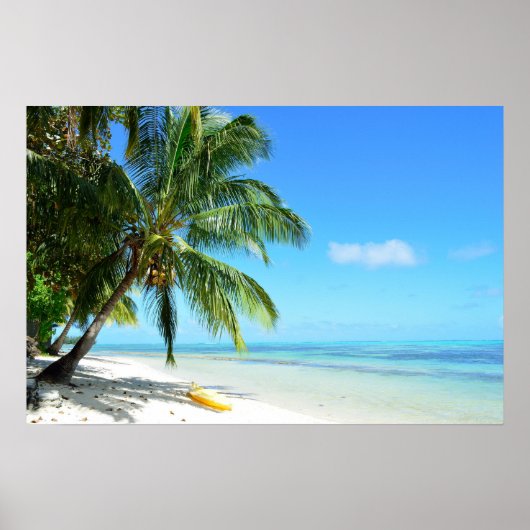 Poster Kayak jaune sur une plage de sable blanc (Devant)