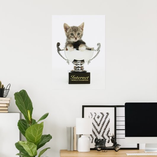 Poster Kitten dans un trophée (Bureau à domicile)