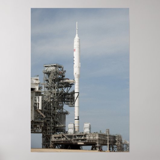 Poster La fusée Ares I-X est vue sur la rampe de lancemen (Devant)