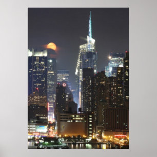 Poster La lune surplombe le centre-ville de New York.