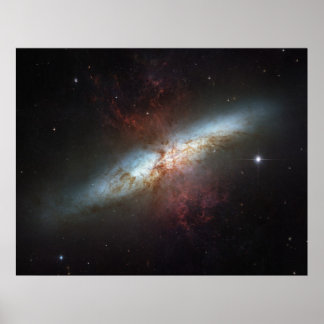 Poster La magnifique galaxie Starburst, Messier 82 (M82)