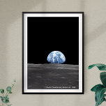 Poster La Terre se lève sur la Lune, Apollo 11, 1969<br><div class="desc">La Terre se lève à l'horizon de la Lune sur cette image emblématique d'Apollo 11 en juillet 1969. Edité pour une qualité d'impression optimale par BeautifulSpace. Conserver, modifier ou supprimer le texte descriptif personnalisé. Fera un grand cadeau d'anniversaire, de Noël ou autre, spécialement pour un amoureux de l'espace ! Crédit...</div>