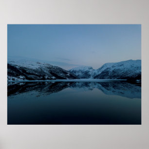POSTER LAC ENTOURÉ DE MONTAGNES