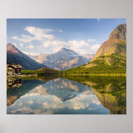 Poster Lac Swiftcurrent avec l'hôtel Many Glacier et (Devant)