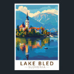 Poster Lake Bled Slovénie Travel Art Vintage<br><div class="desc">Design vectoriel de Lake Bled. Le lac Bled est un lac situé dans les Alpes Juliennes de la région du Haut Carniolan,  au nord-ouest de la Slovénie,  où il jouxte la ville de Bled.</div>