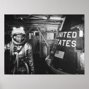 Poster L'astronaute Gordon Cooper inspecte Faith 7