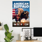 Poster Le bison américain se tient dans un champ (Bureau à domicile)