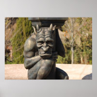 le lampadaire gargoyle devant le beast casle