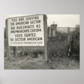 Poster Le mur de Berlin dans un quartier (Devant)