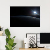 Poster Le Soleil qui s'installe sur l'horizon terrestre. (Bureau à domicile)