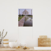 Poster Le Taj Mahal se reflète parfaitement dans le (Cuisine)