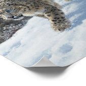 Poster Léopard des neiges traquant sur la falaise enneigé (Coin)