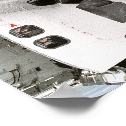 Poster L'équipage d'Atlantis regarde la Station Spatiale (Coin)