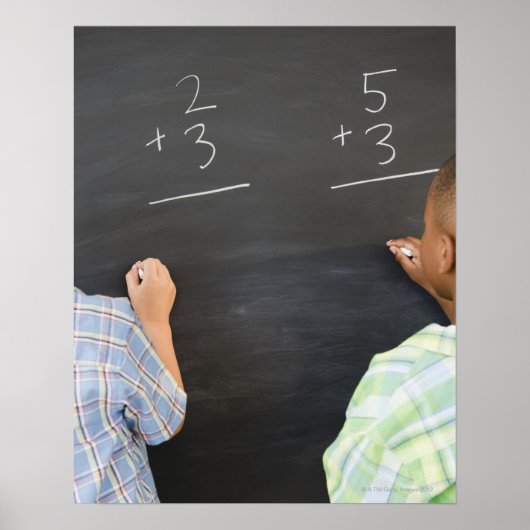 Poster Les garçons résolvant les problèmes mathématiques  (Devant)