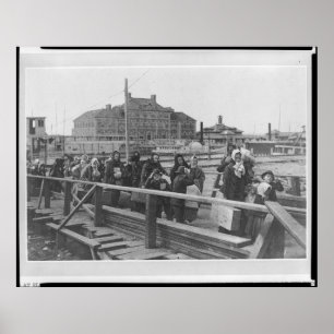 Poster Les nouveaux immigrants débarquent à Ellis Island 