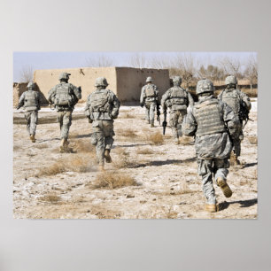 Poster les soldats répondent à une attaque d'armes de