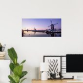 Poster Lever de soleil violet sur l'affiche des moulins à (Bureau à domicile)