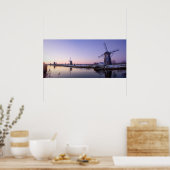 Poster Lever de soleil violet sur l'affiche des moulins à (Cuisine)