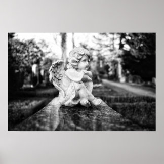 Poster Little angel sitting watching the horizon